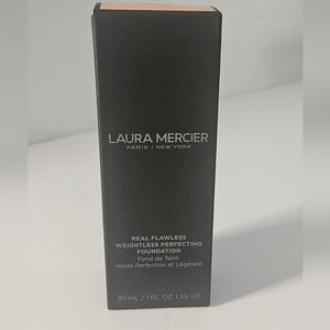 Laura Mercier Real Flawless Weightless Perfecting Foundation 4W1 suntan 1 Fl Oz